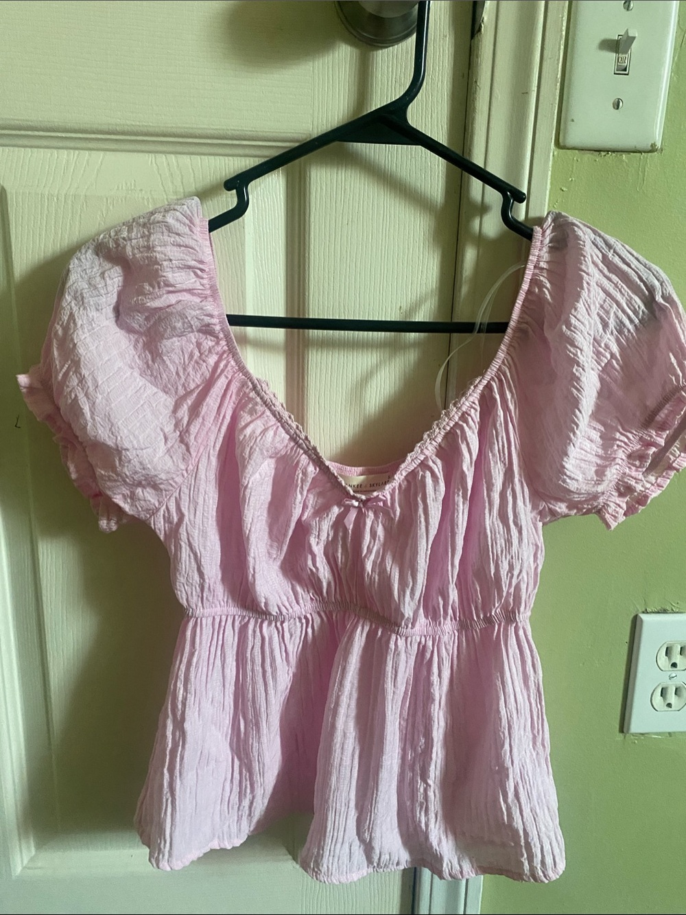 SHEIN Light Pink Puff Sleeve V-Neck Peplum Blouse